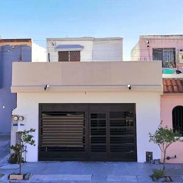 Casa en Venta en Balcones de Santa Rosa, Apodaca, Nuevo León