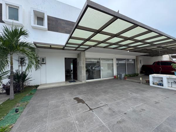 Casa en Venta en La Orilla, Lázaro Cárdenas, Michoacán de Ocampo