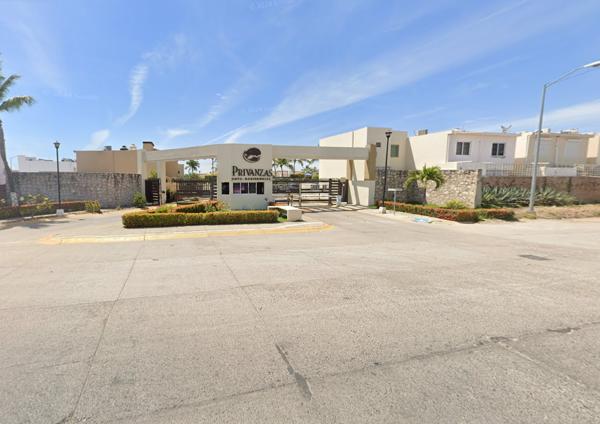 VENTA DE HERMOSA CASA EN PRIVADA DEL MARQUÉS SINALOA