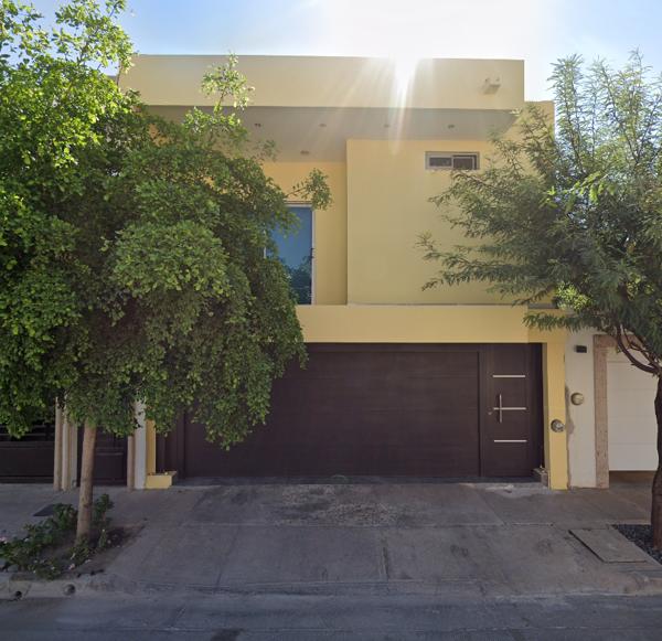 VENTA DE PRECIOSA CASA EN JARDINES DEL BOSQUE, AHOME,  SINALOA