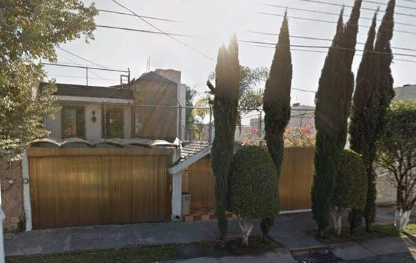Casa en Venta en Residencial Loma Bonita, Zapopan, Jalisco