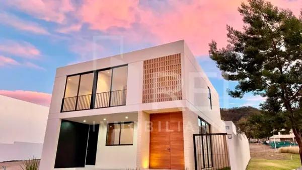Casa en Venta en Mariano Otero, Zapopan - Oportunidad Única