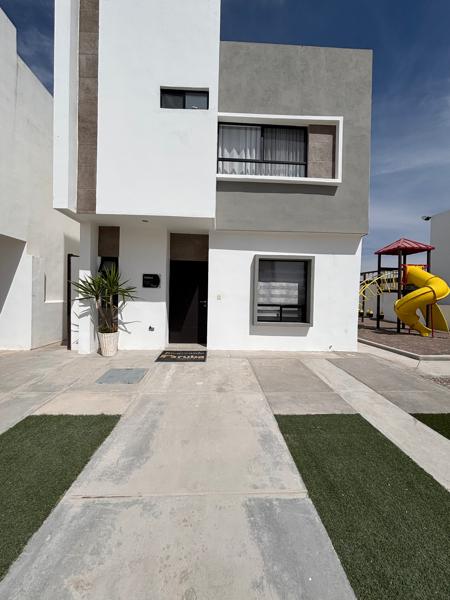 Casa en venta con juegos infantiles y equipada