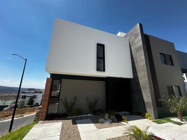 Casa en Venta con Jardín en El Condado, Corregidora, Querétaro