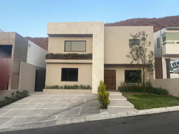Venta casa Cumbres del Cimatario, Queretaro, 4ª/recamara en Planta baja