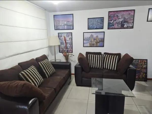 PRECIOSA Y AMPLIA CASA, EXCELENTE UBICACIÓN CERCA DE TEHUACÁN CENTRO Y DEL AEROPUERTO -NO CRÉDITOS-
