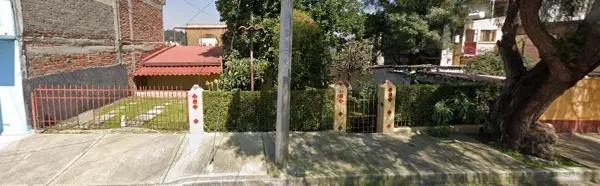 LINDA  CASA  EN LOMAS DE LOS ANGELES