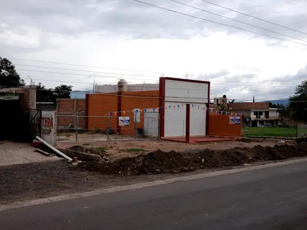 Local con Bodega y patio en Venta Jocotepec sobre Av 4 carriles