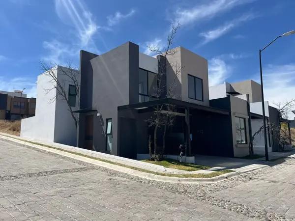 CASA NUEVA EN VENTA, CLUSTER MARBORÉ HARAS DEL BOSQUE PUEBLA.