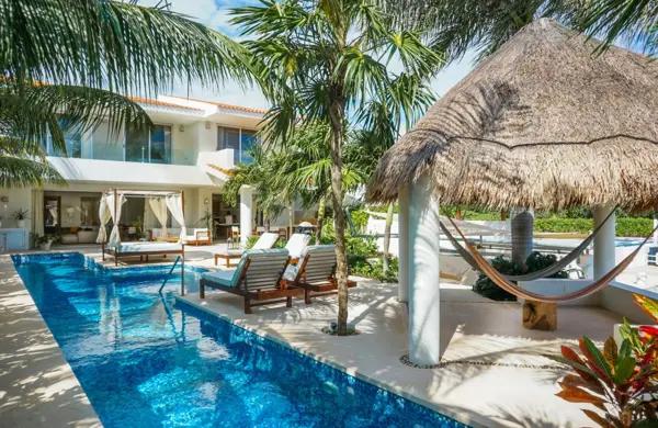Casa con alberca privada y guest house, en venta, Marina, Puerto Aventuras