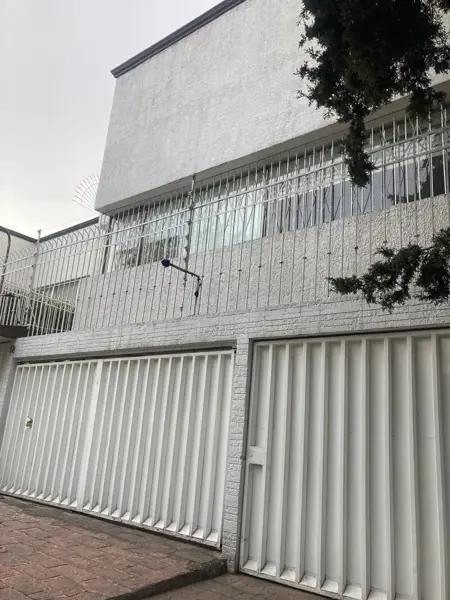 SE VENDE BUENA CASA PARA REMODELAR