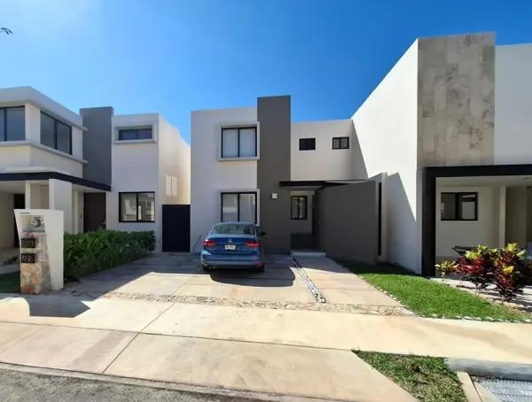 Casa en Renta en Conkal, Yucatán - Confort y Seguridad en Privada Himalaya