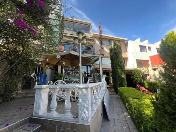 CASA EN VENTA CON HERMOSA VISTA,  PARQUES DE LA HERRADURA, HUIXQUILUCAN, EDO DE MEX.