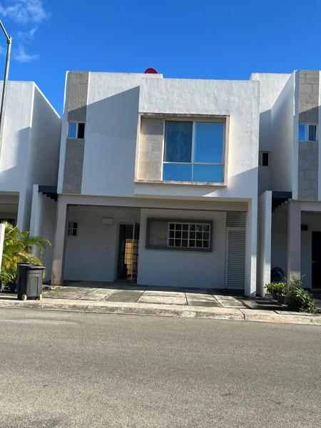 Casa en Venta en Los Olivos, Solidaridad, Quintana Roo