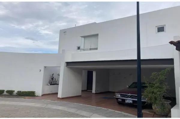 Casa en Venta y Renta en Villa Antigua, Corregidora, Querétaro
