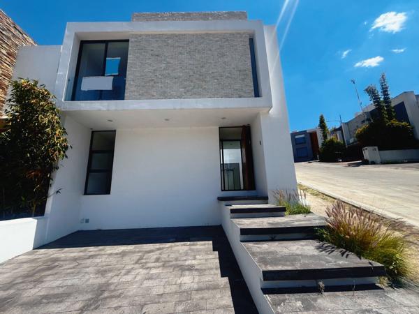 Casa en Venta en Conejos Altozano Morelia - Espaciosa y Bien Ubicada
