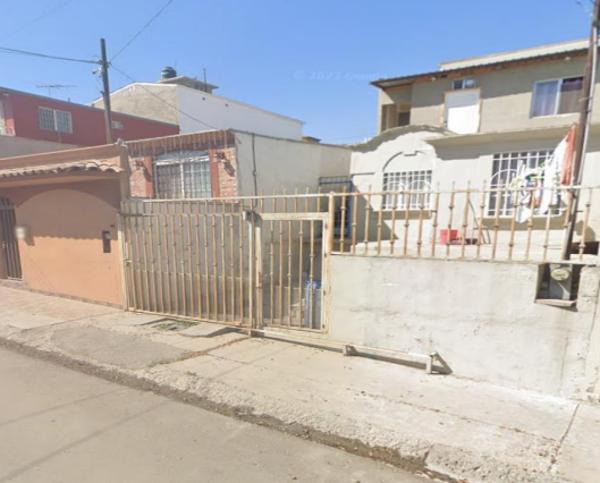 Hermosa Casa en Venta en Residencial Villaflores, Tijuana, Baja California