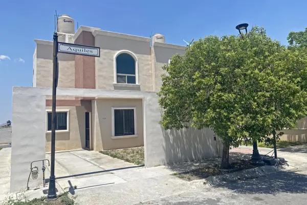 Casa en RENTA en Real del sol III