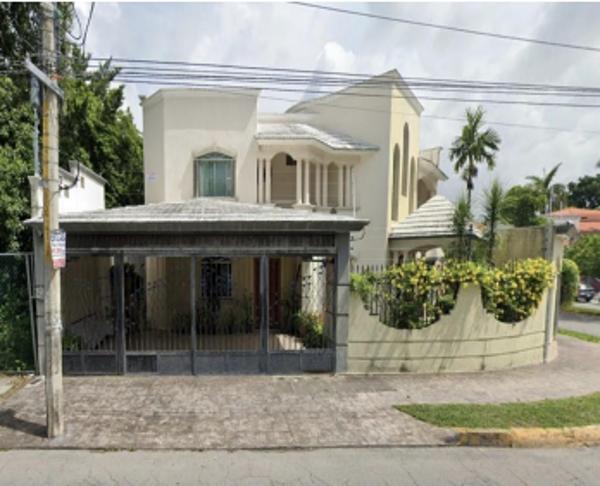 Casa de 4 Recámaras en Venta en Supermanzana 11, Benito Juárez, Quintana Roo