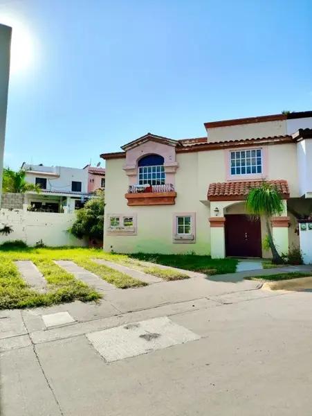 Casa en Venta en Montebello en privada para remodelar, Culiacán, Sinaloa