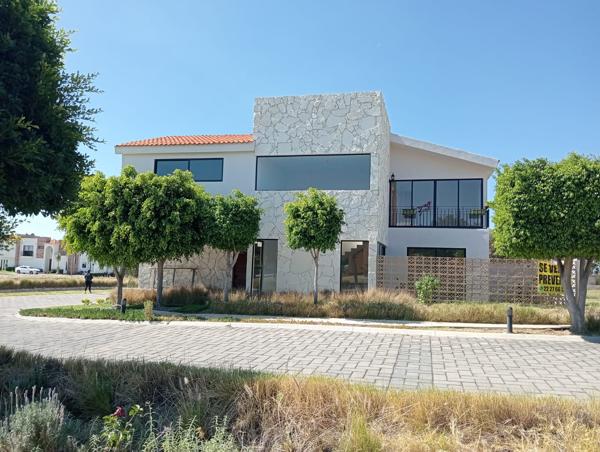 Casa en Venta en Atlixco Centro, con Amenidades y Seguridad, Puebla