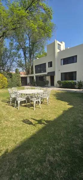 Casa y Terreno con Alberca en Venta en Jardines de San Mateo, Naucalpan de Juárez, México