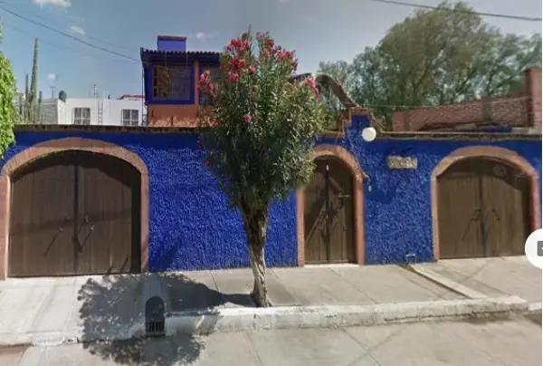 Casa en Venta en Jardines de San Antonio, Irapuato, Guanajuato - Amplia Residencia Habitacional