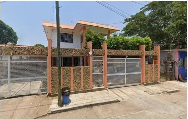 Casa en Venta con Jardín y Terraza en Tacoteno, Minatitlán, Veracruz