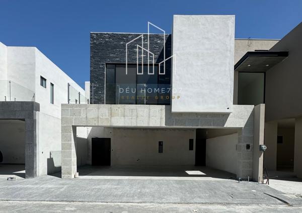 Casa en venta en El Uro, Monterrey, Nuevo León