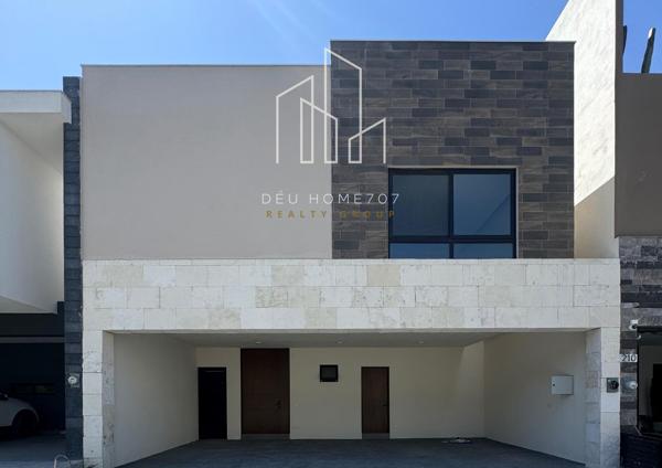 Casa en venta en El Uro, Monterrey, Nuevo León