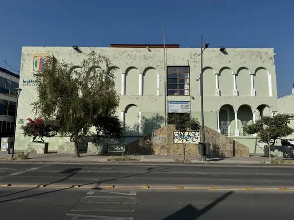 Edificio Comercial en Venta en Americana, Guadalajara: Ideal para Actividades Productivas
