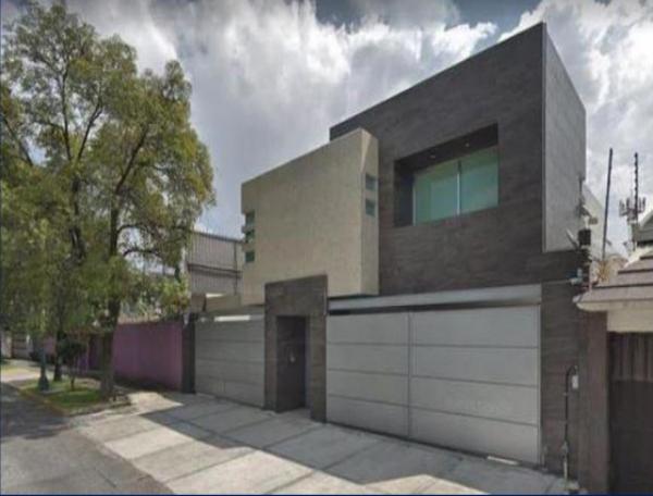 Hermosa Casa en Venta en Ciudad Satélite, Naucalpan de Juárez, México