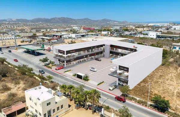 Local comercial con doble altura, en venta, Pacífico Norte, Cabo San Lucas