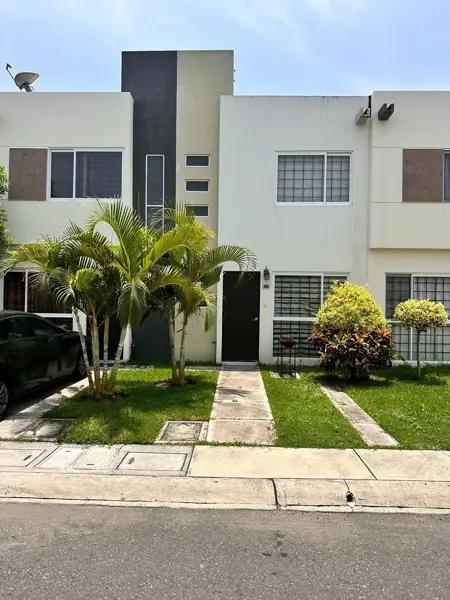 CASA EN VENTA EN FRACCIONAMIENTO PUERTA PARAISO VERACRUZ
