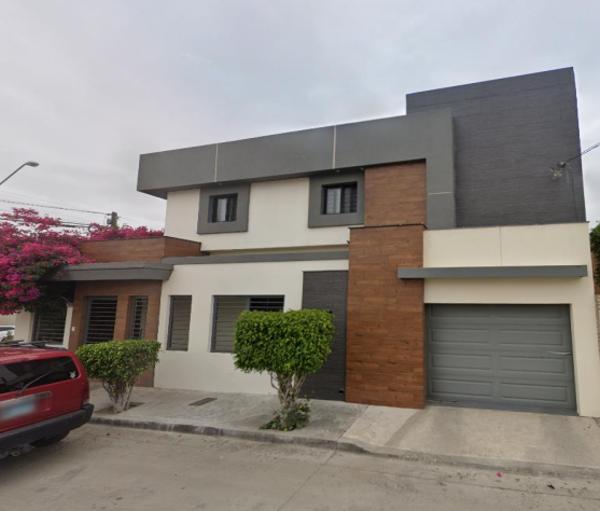 ¡HERMOSA Y AMPLIA CASA EN MAESTROS UNIVERSITARIOS, TIJUANA!!