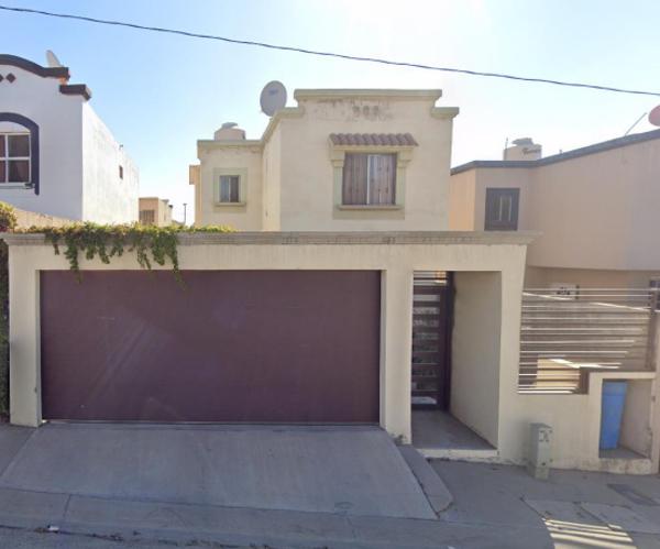 HERMOSA Y BIEN DISTRIBUIDA CASA EN RESINDENCIAL DEL SOL, ENSENADA BC