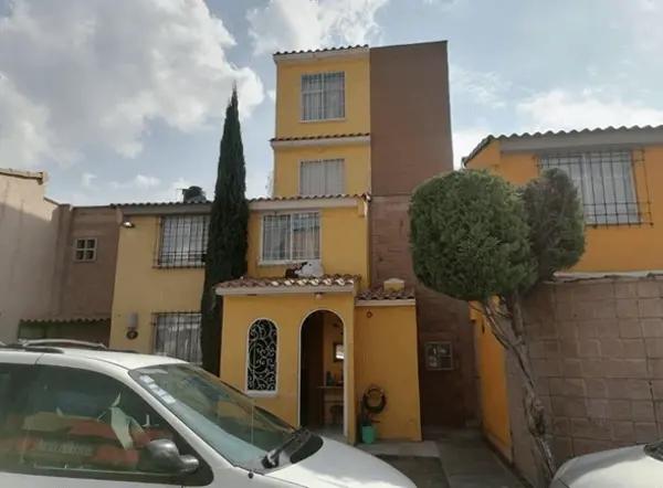Casa en venta en Hacienda las Palmas I y II, Ixtapaluca, México