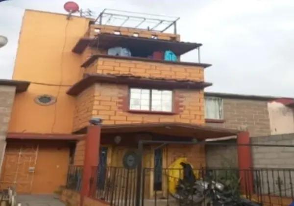 Casa en venta en San Pablo de las Salinas, Tultitlán, México