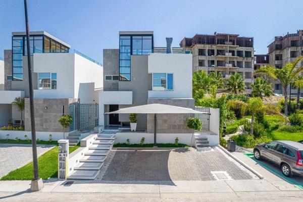 Casa en Venta y Renta en Fraccionamiento en Playas de Rosarito con vista al mar