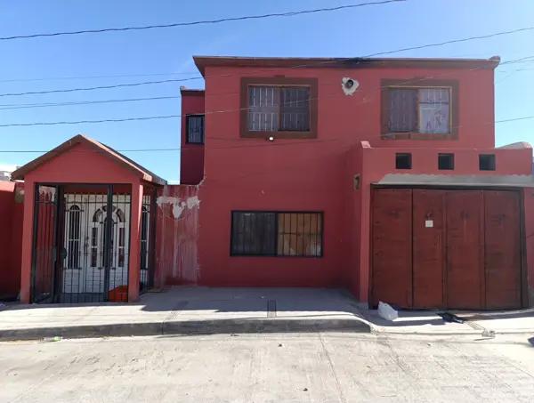 COLONIA MADERA 65 !!!!!! AMPLISIMA CASA EN VENTA PARA REMODELAR