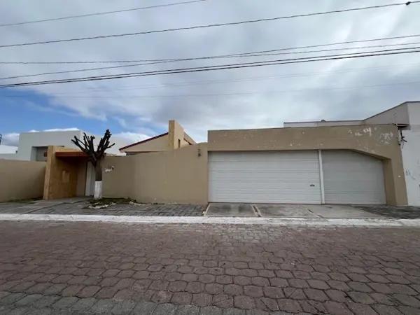 VENTA CASA DE OPORTUNIDAD EN UNA PLANTA FRACC. LA CAÑADA JURIQUILLA LL