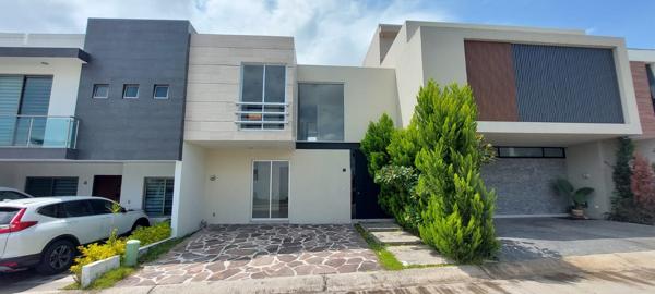 Hermosa Casa en Venta en Coto Almendro, Valle Imperial, Zapopan