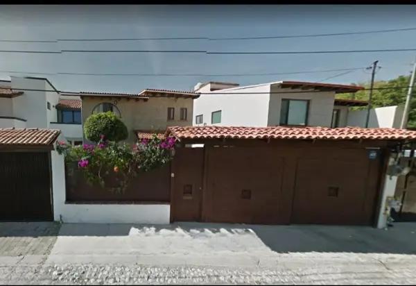CASA EN VENTA EN JURICA PINAR, QUERETARO.