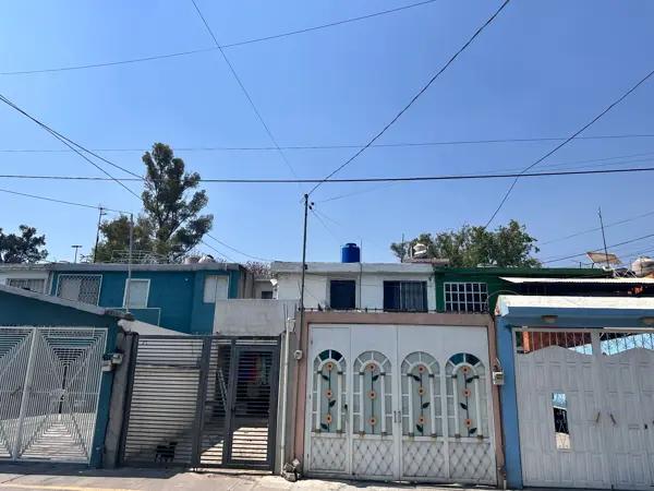 Venta Casa Duplex en Fuentes del Valle, Tultitlan, cerca de Cosmopol