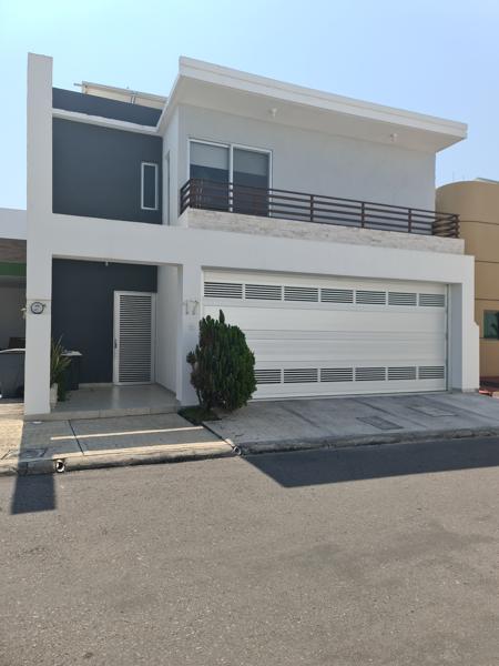 BONITA CASA EN VENTA EN LOMAS DE LA RIOJA