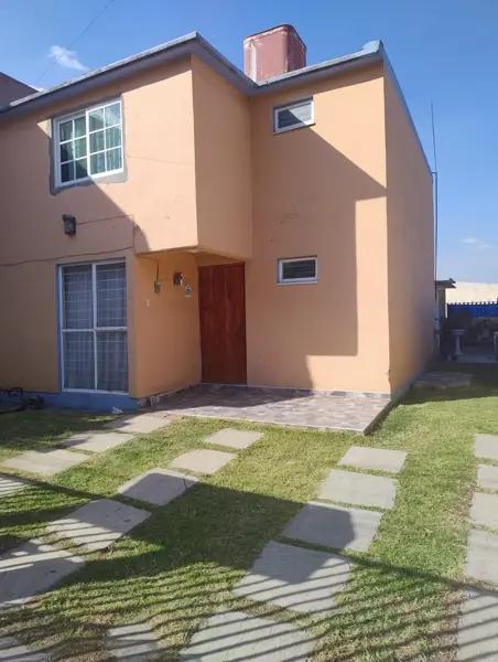 Casa con Amplios Espacios en Dos Niveles en Cuautitlán Ecatepec
