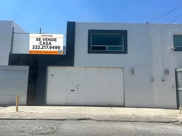 SE VENDE CASA EN BELLO HORIZONTE, Cerca de colegio Humboldt y la recta.