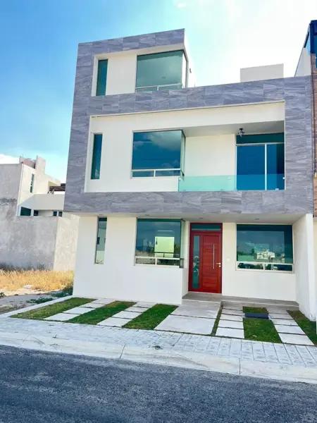 Preciosa casa residencial en Fracc. Explanada Sur.