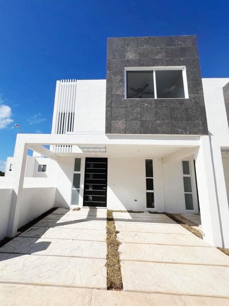Casa en Renta en Jardines del Sur 6 con Acceso a Alberca y Seguridad-NUEVA Y EN ESQUINA