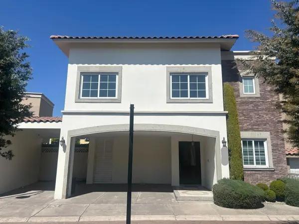 Casa en venta en Portofino Royal Country Club, Metepec, México